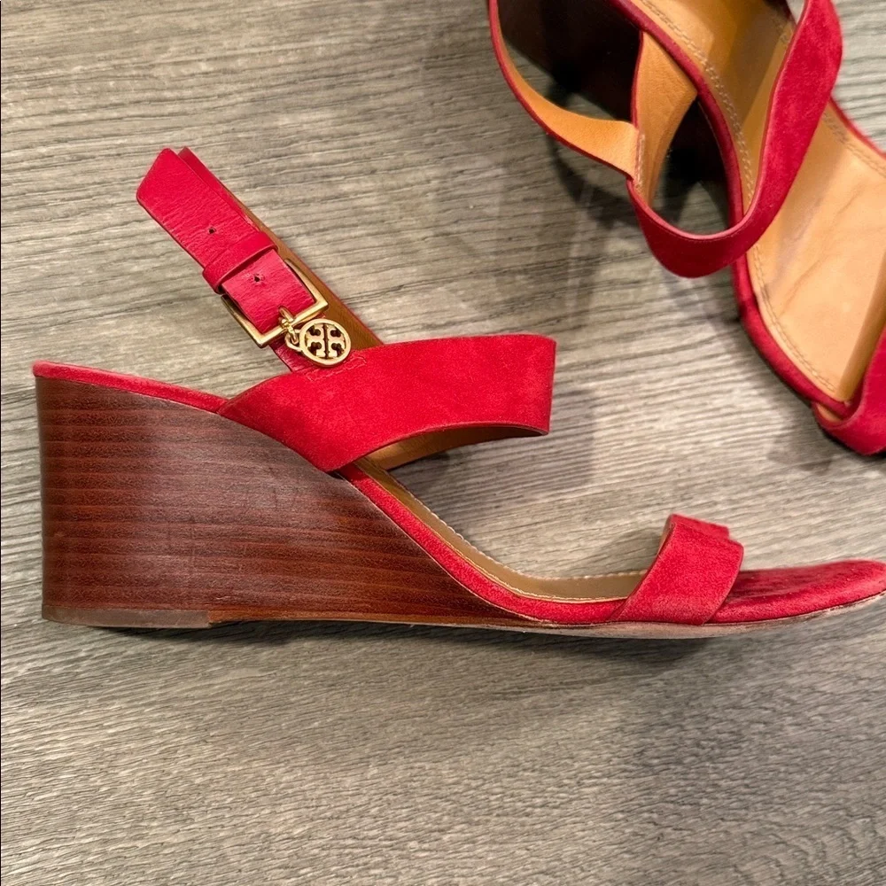 Tory Burch Mini Benton wedged sandal in red apple suede size 8